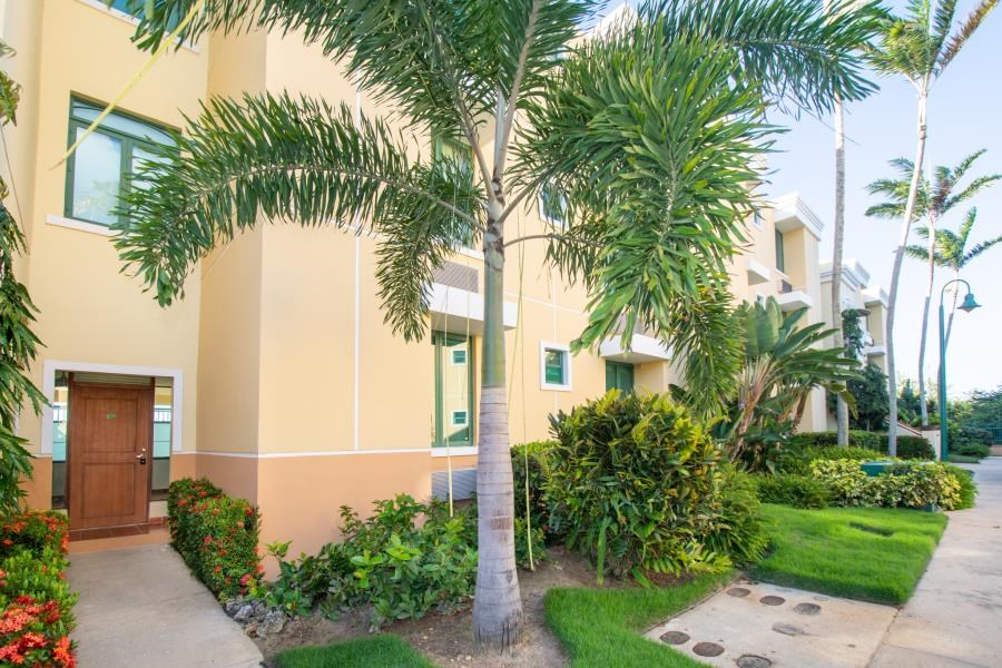 RE/MAX real estate, Puerto Rico, Vega Alta, El Dorado Club - Garden unit for lease!