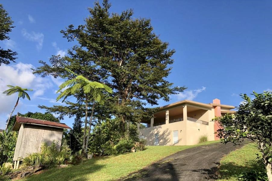 RE/MAX real estate, Puerto Rico, Canovanas, This beautiful 2,310 sq ft property and 1 acre is in a cul-de-sac neighborhood