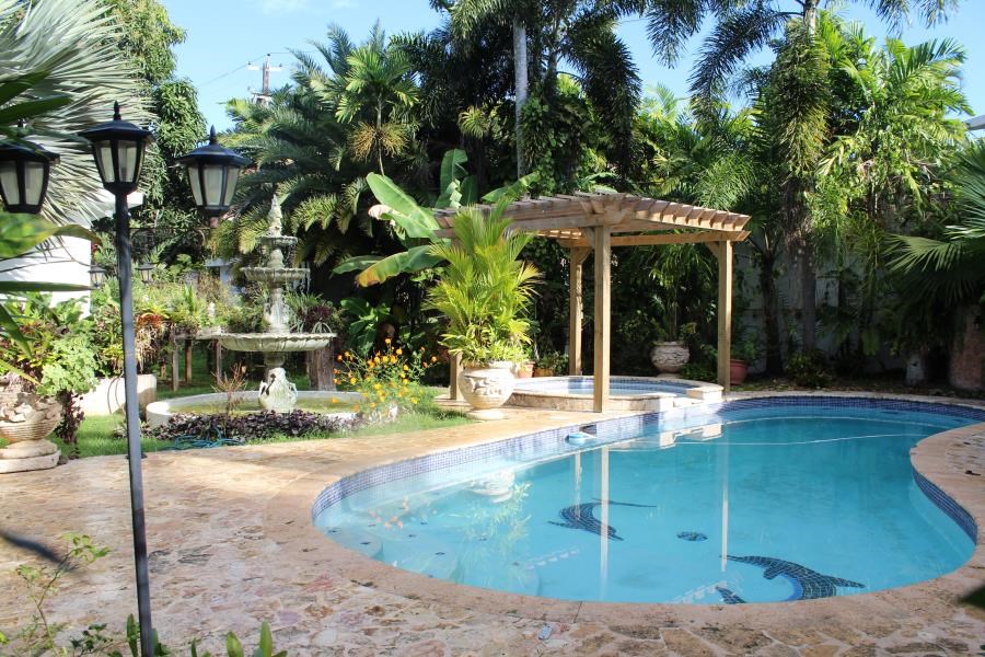 RE/MAX real estate, Puerto Rico, uRB Garden Hls, Classic/ Eclectic design located in Garden Hills Norte