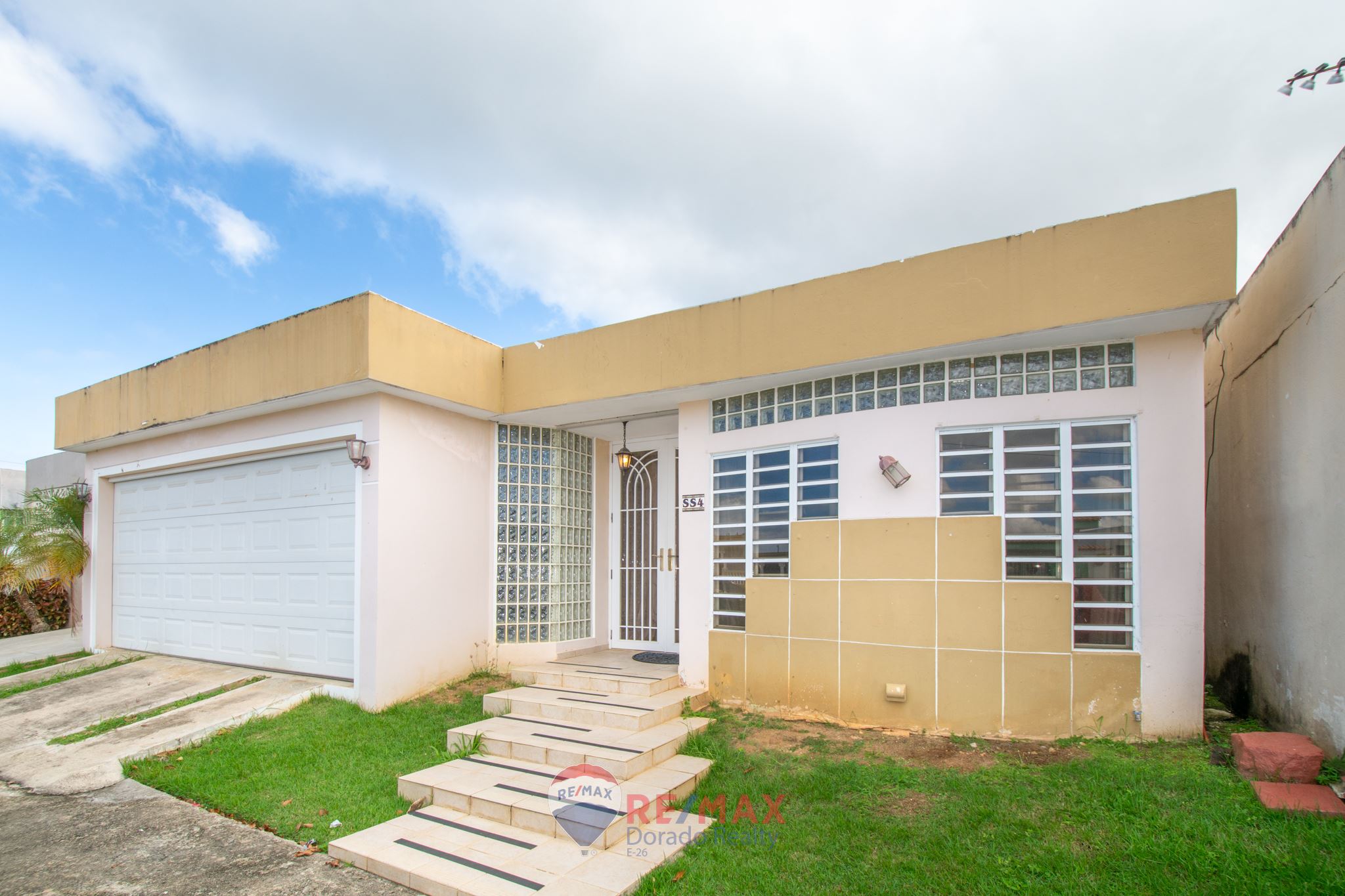 RE/MAX real estate, Puerto Rico, Qtas De Dorado, Quintas De Dorado for Rent!