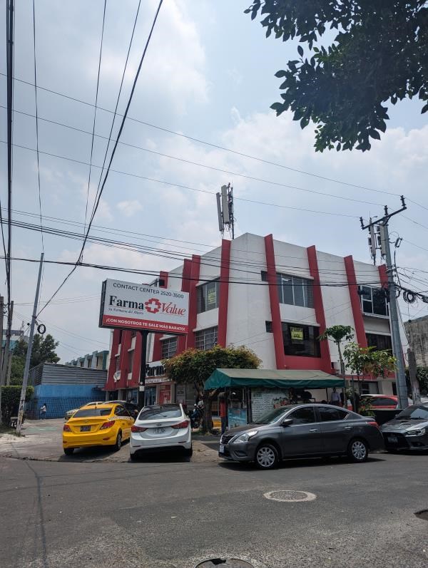 RE/MAX real estate, El Salvador, San Salvador, Commercial space located in a privileged building in Colonia Medica