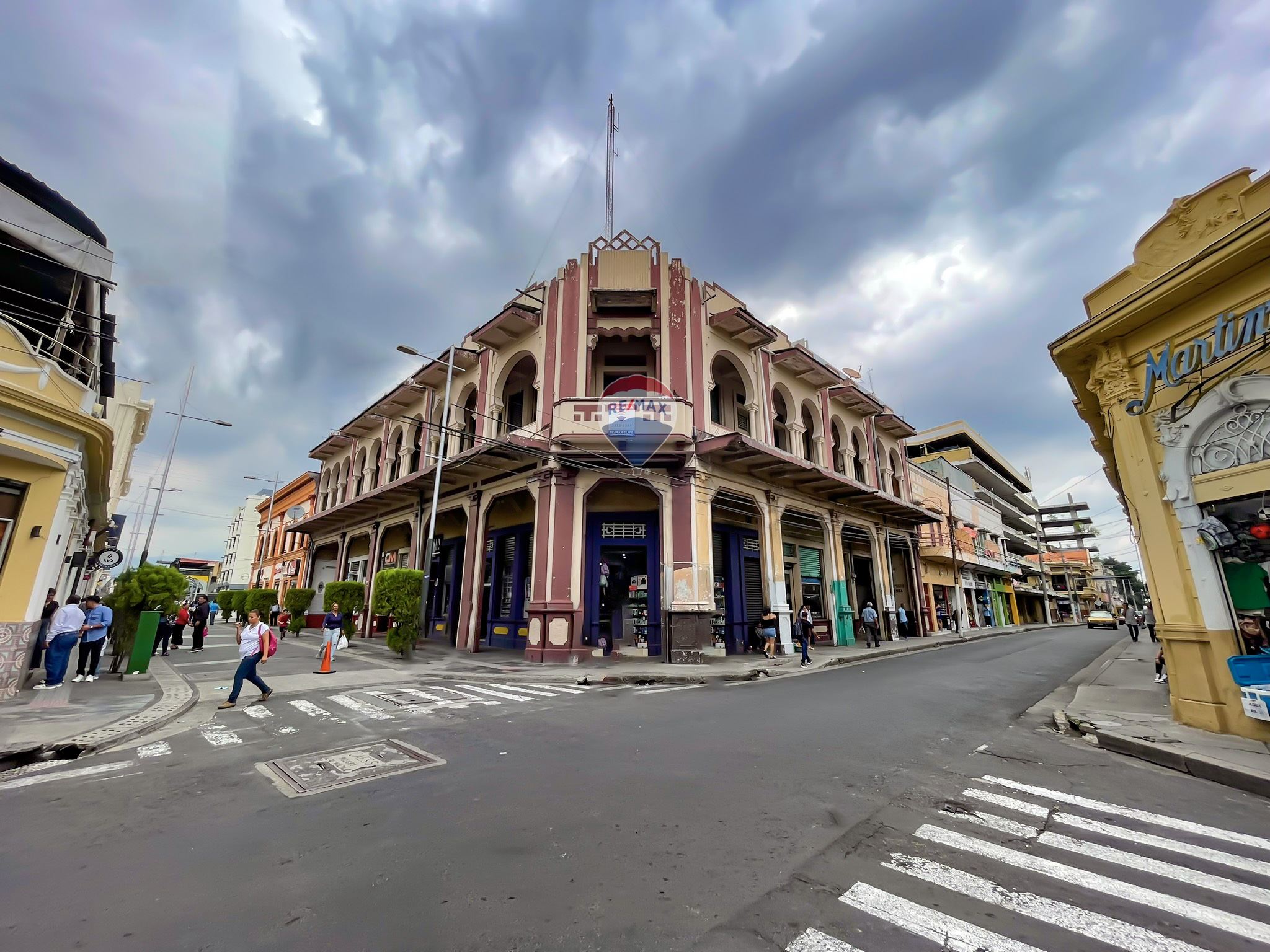 COMMERCIAL SPACE IN CENTRO HISTORICO SAN SALVADOR