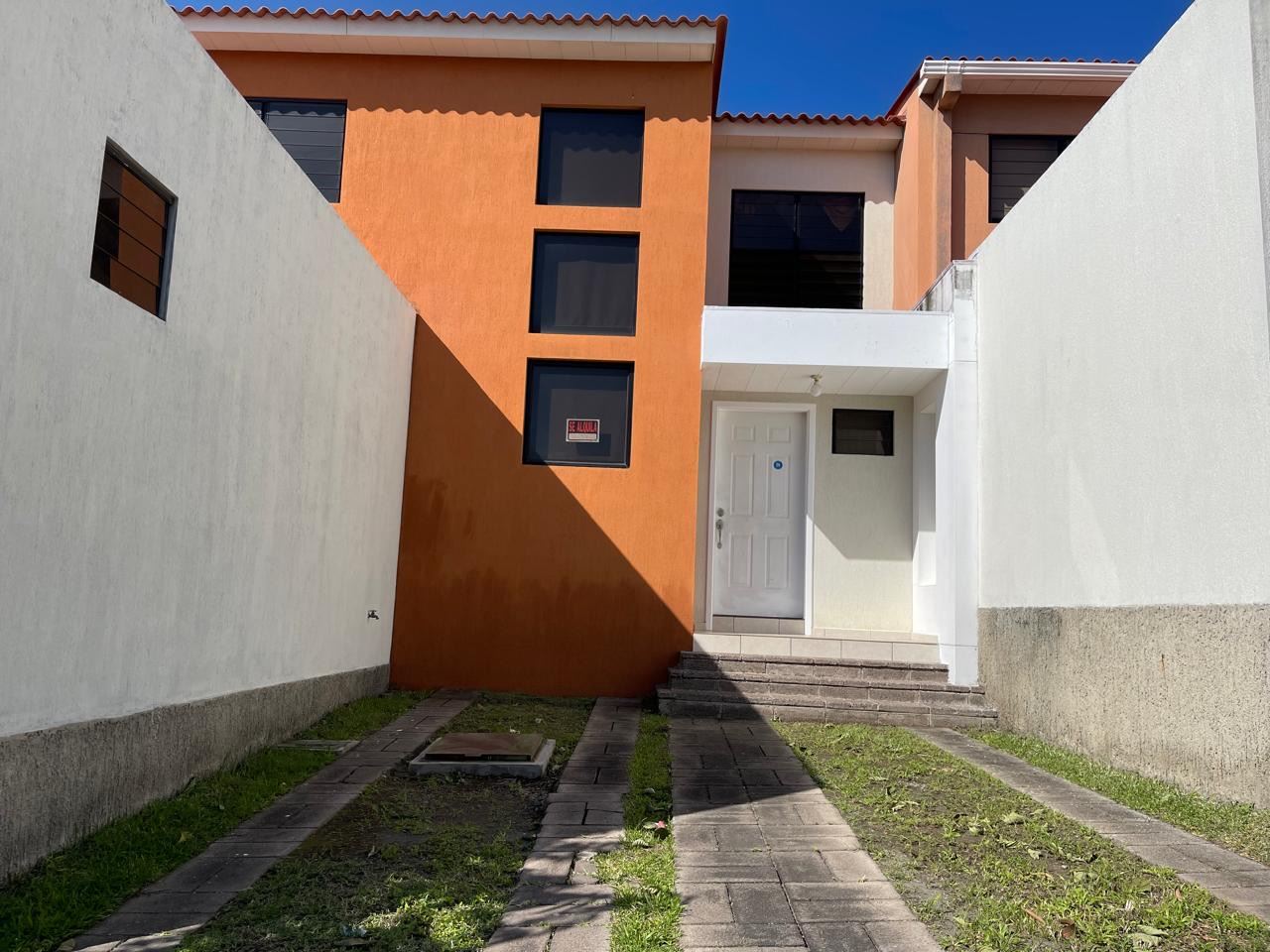 En Alquiler linda casa en Condominio Miramar, San José Villanueva, La Libertad 