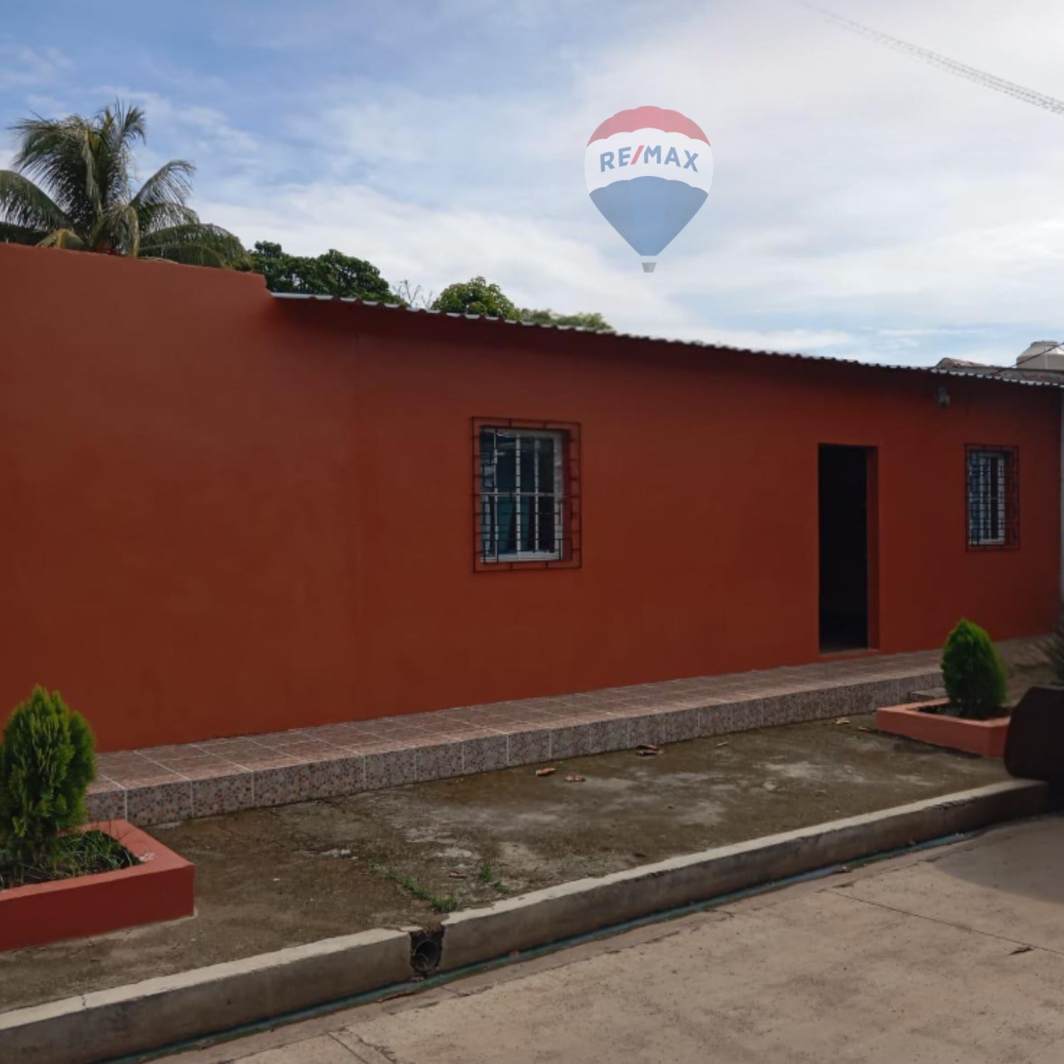 HOUSE WITH LAND FOR SALE, CHALCHUAPA. SANTA ANA 