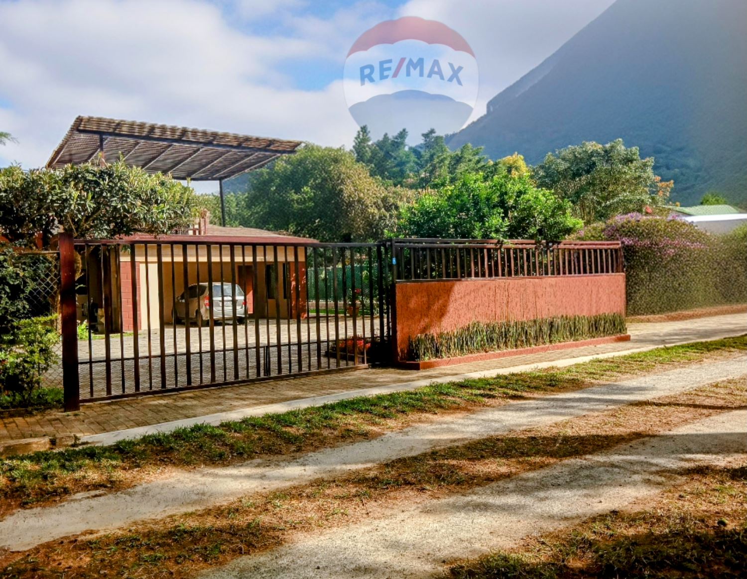 HOUSE FOR SALE LOS NARANJOS. SONSONATE 