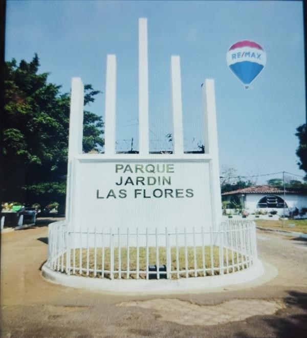 En venta puesto de  perpetuidad en Parque Jardín las Flores, Santa Ana.