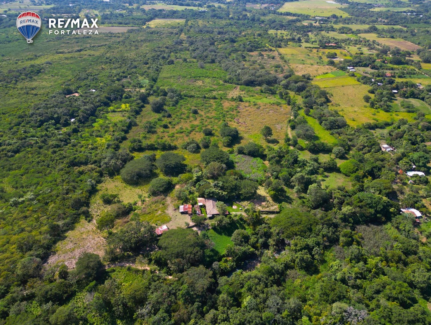 Strategic Ranching and Investment Opportunity Near Zamorano: 144-Acre Estate