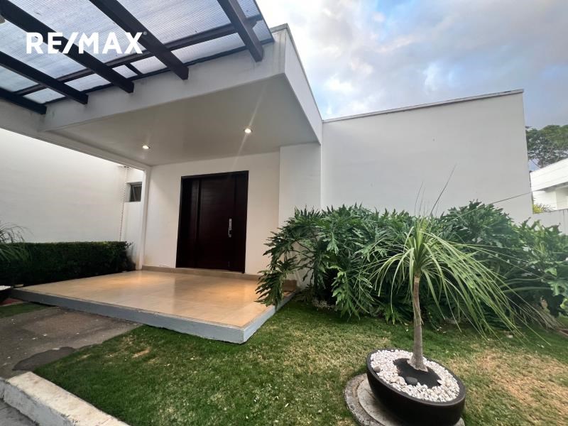 RE/MAX real estate, Nicaragua, Managua, Exclusive Rental Home in La Estancia de Santo Domingo: Luxury and Comfort in Managua