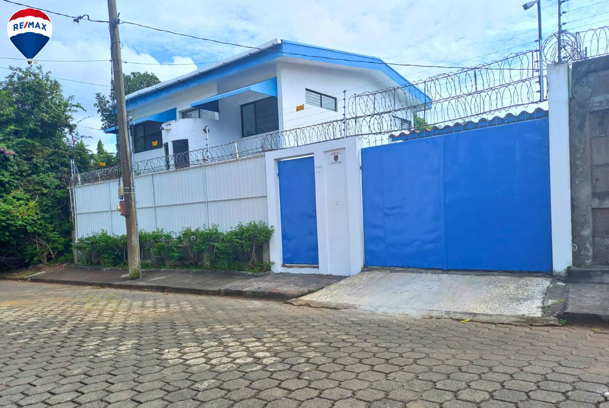 Remax real estate, Nicaragua, Managua, Fully Equipped House for Rent on Carretera Sur