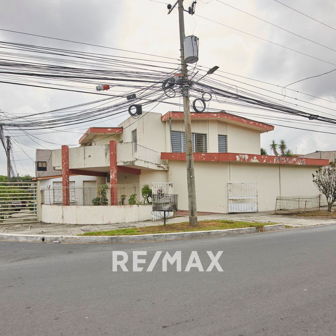 HOUSE FOR SALE, LAS MERCEDES 2 NEIGHBORHOOD, SAN SALVADOR