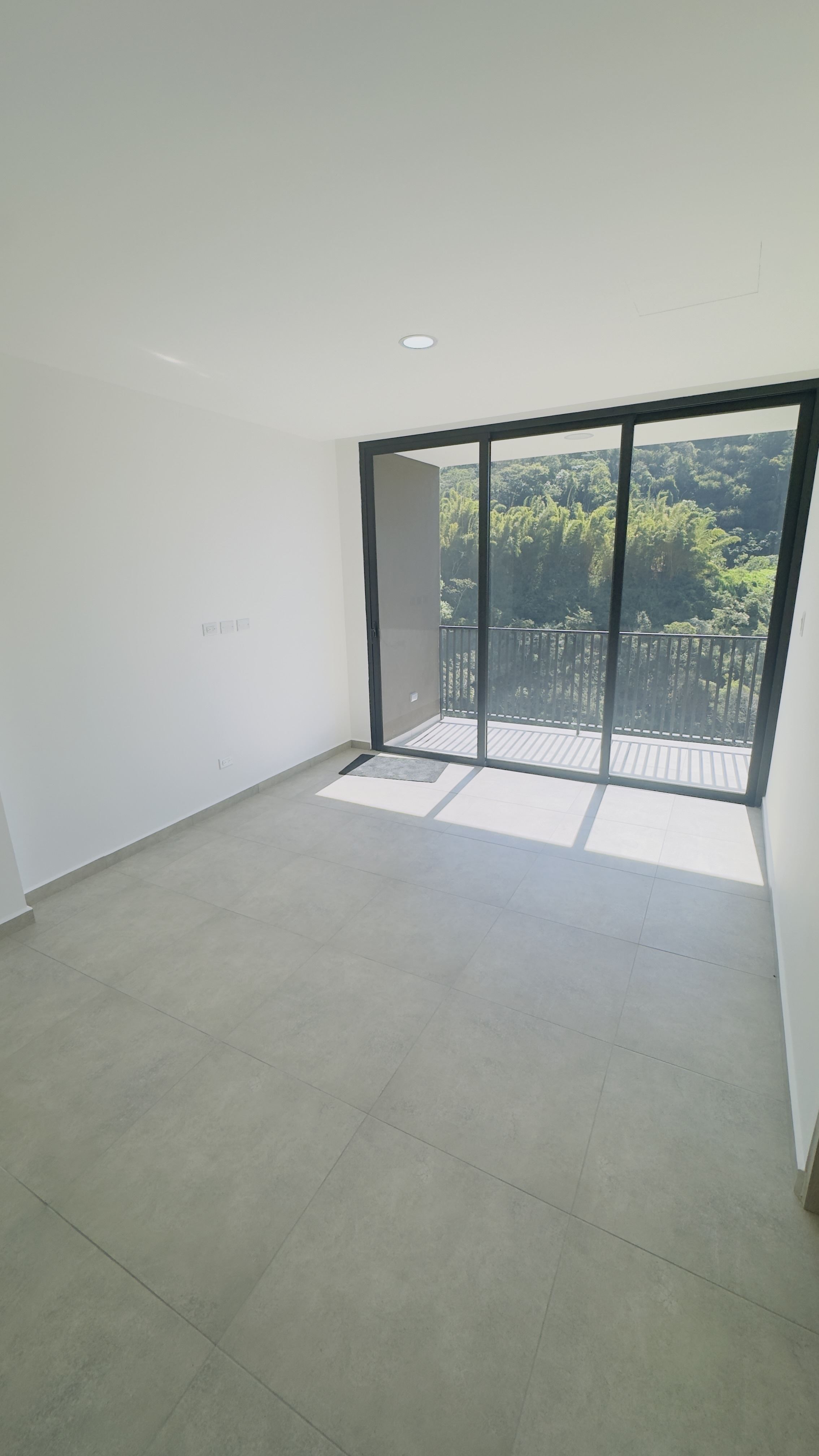 Beautiful brand new apartment located in Nuevo Cuscatlan for lease 