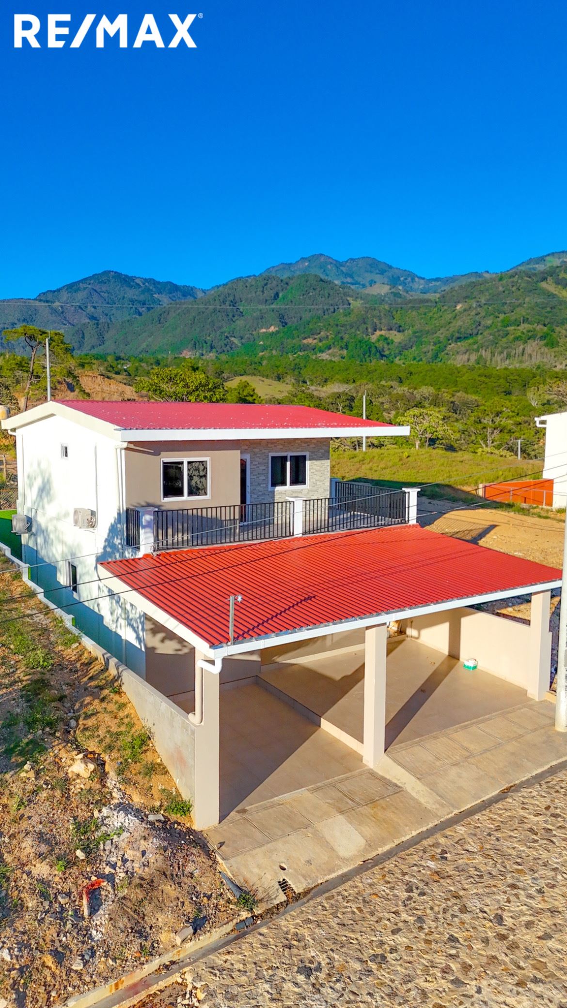 La Palma, Chalatenango, new house in a private area with beautiful views and pleasant weather.