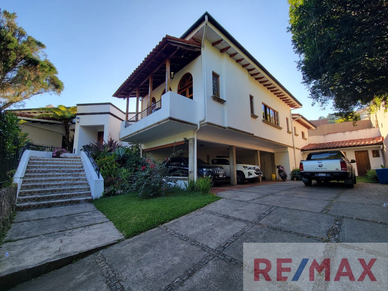 RE/MAX real estate, El Salvador, Santa Tecla, BEAUTIFUL HOUSE FOR SALE IN RESIDENCIAL LAS PILETAS SANTA TECLA