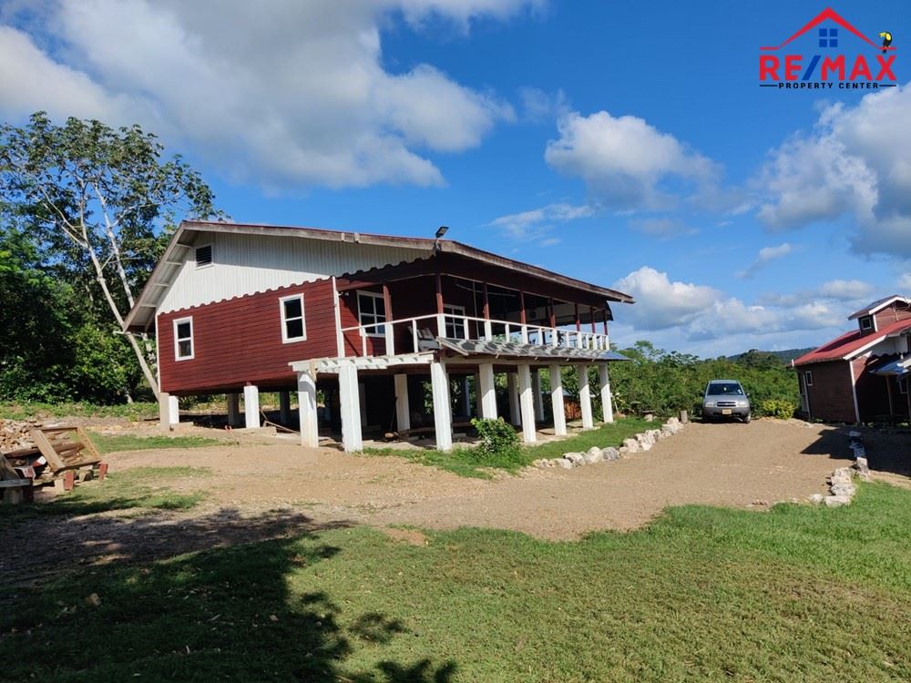 RE/MAX real estate, Belize, San Ignacio, #2530 – HOUSE + TWO RENTAL CABINS ON 1.3 ACRES IN SAN IGNACIO, CAYO.