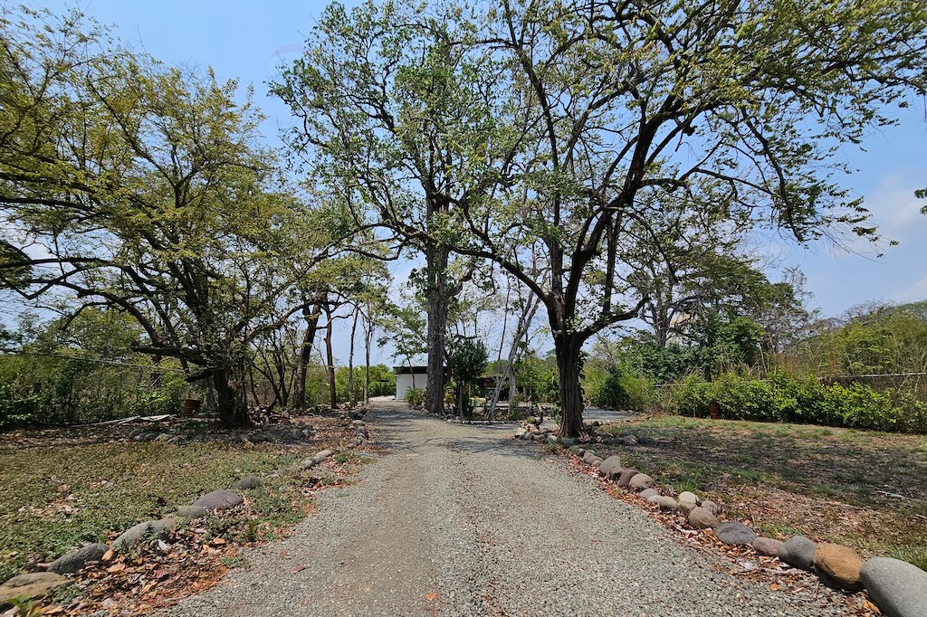 Casa Jaramillo ~ One Bedroom Home with a Seasonal Pond and Detached Studio