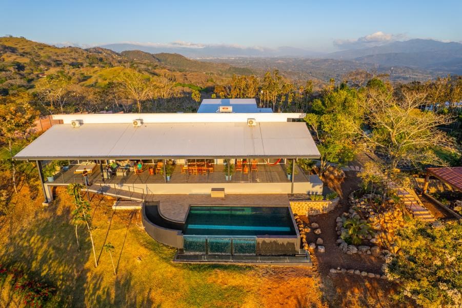 Remax real estate, Costa Rica, Atenas, Escape to Serenity: Your Luxurious Hilltop Oasis in Guacimo Atenas