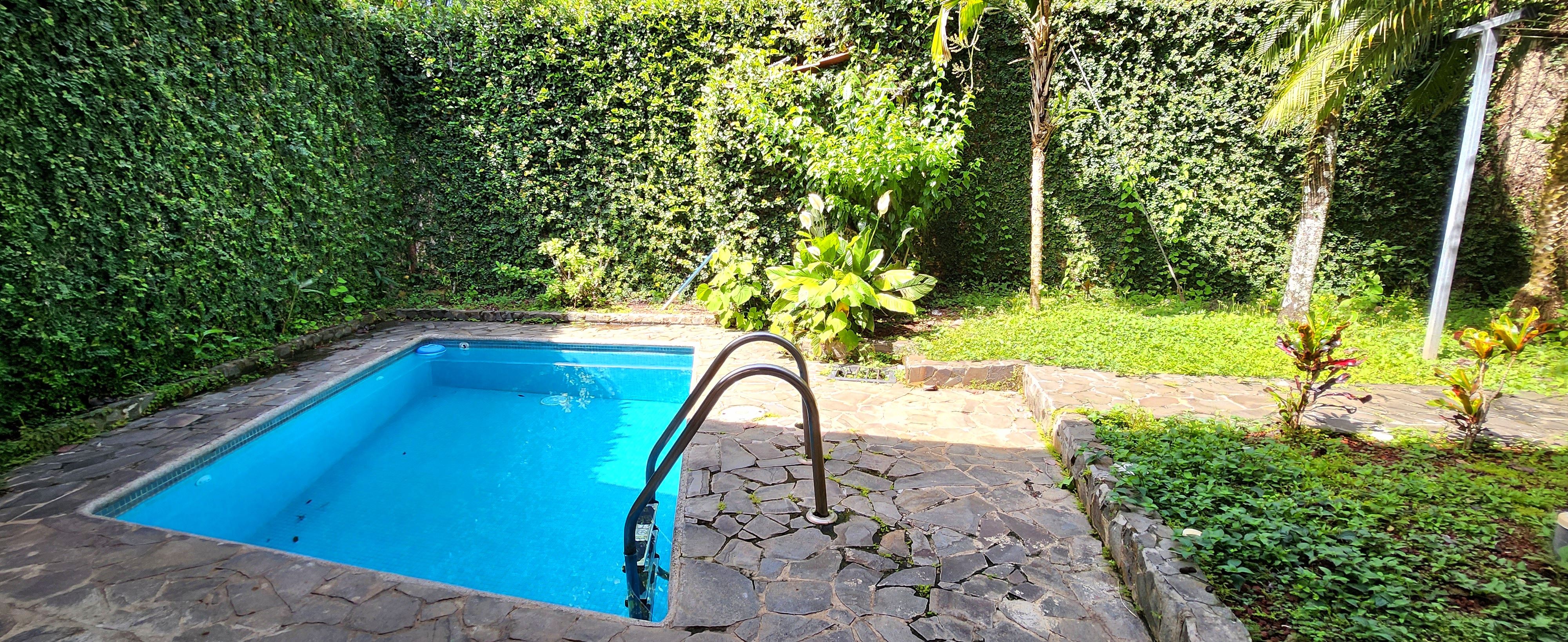 Remax real estate, Costa Rica, Atenas, Two story furnished home in gated community