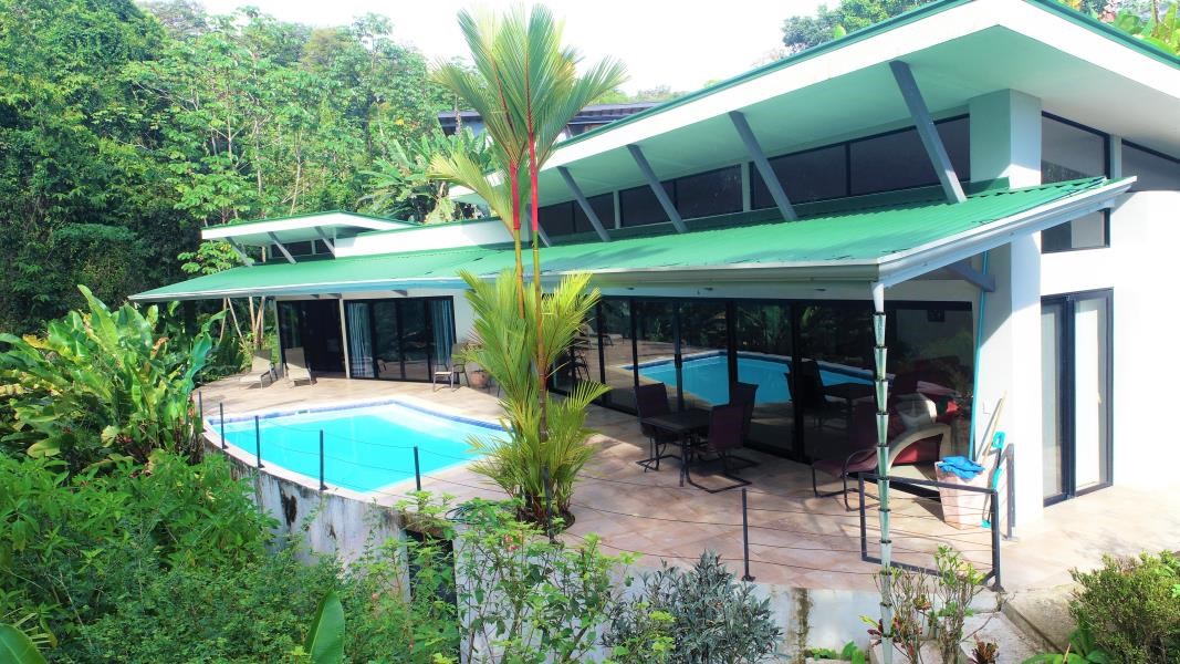 Remax real estate, Costa Rica, uvita, The perfect place! 2 houses and 2 cabins with ocean and mountain view.