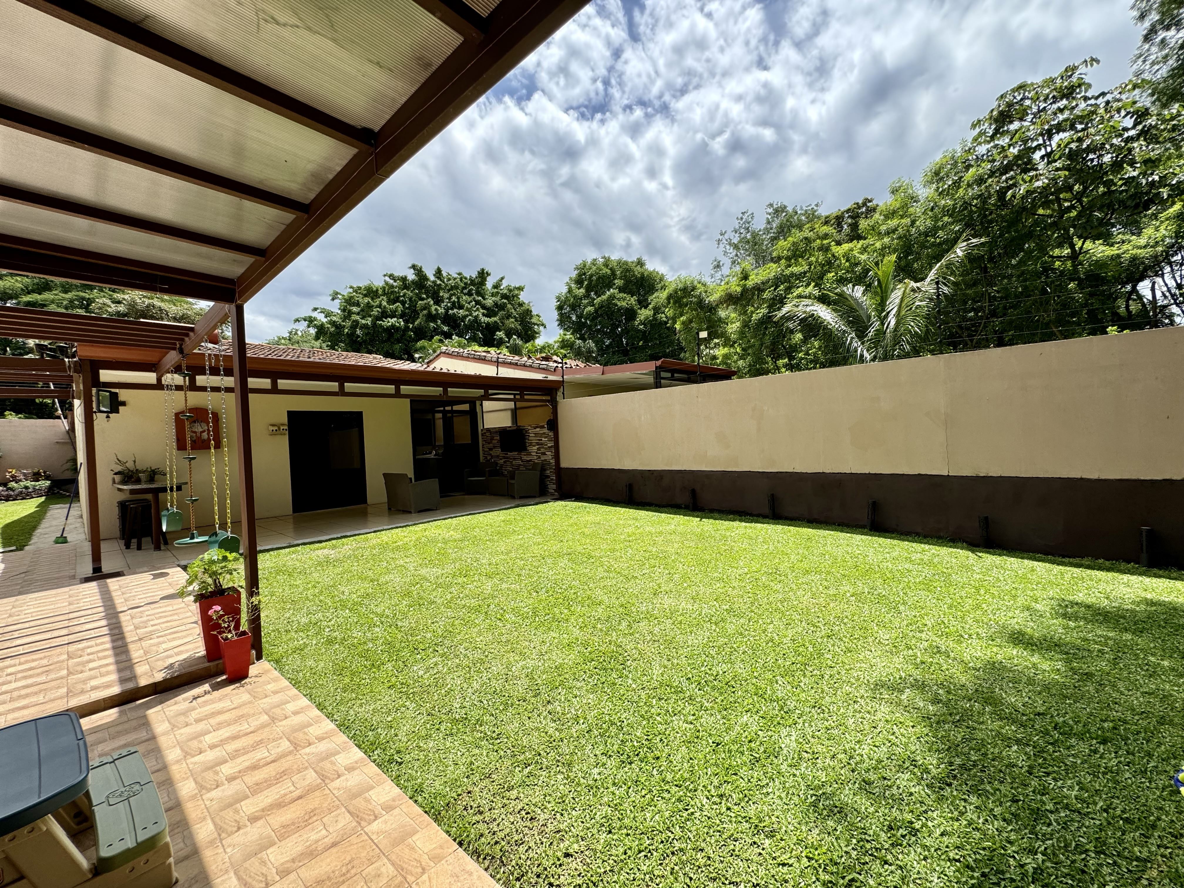 House for sale in La Guacima, Alajuela 