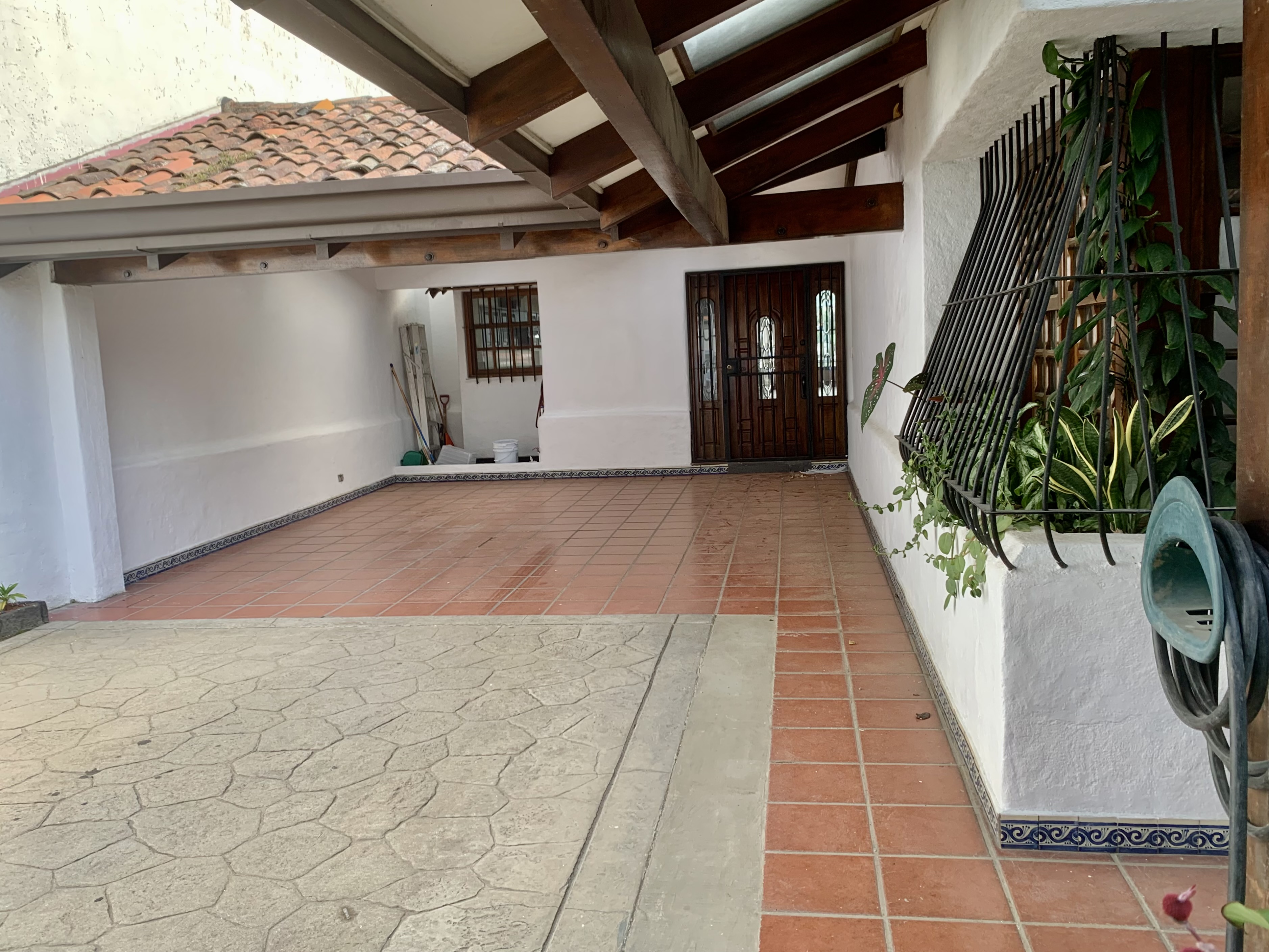 FOR SALE, Independent House, Mixed Floor. Trejos Montealegre. Escazu