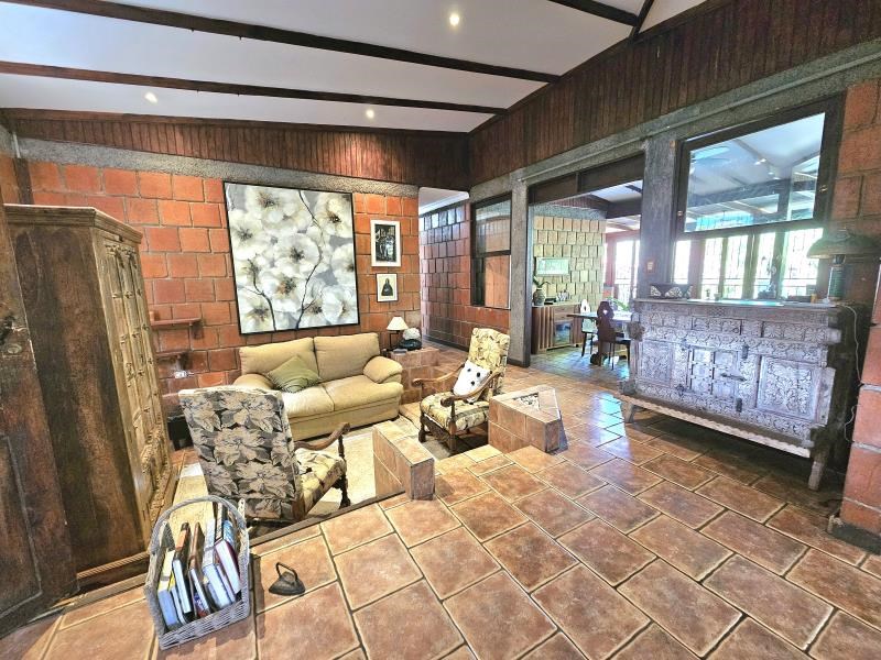 Remax real estate, Costa Rica, Santa Ana, Independent, rustic-style one level house in Santa Ana