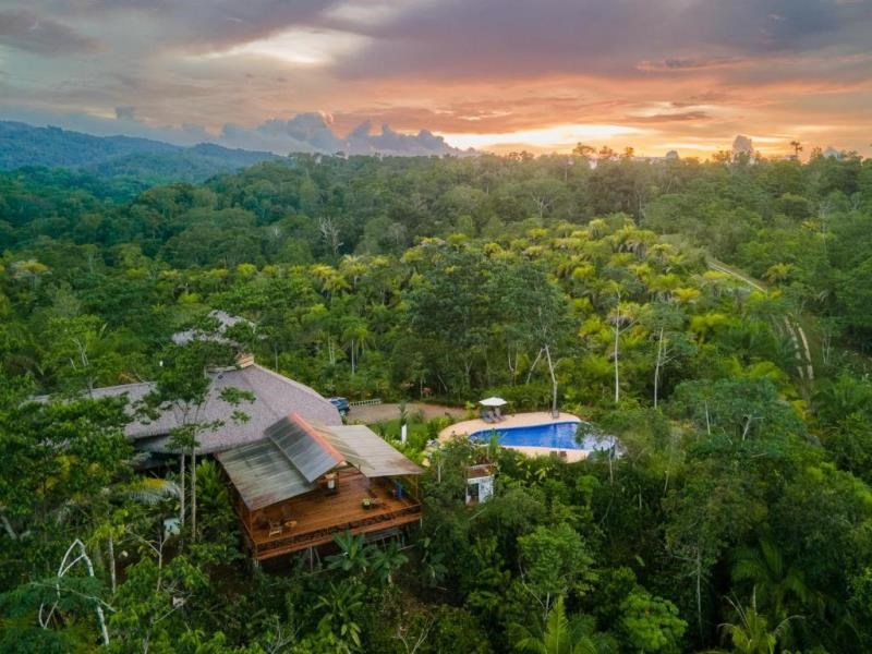 Remax real estate, Costa Rica, Jaco, Coastal Mountain Resort Retreat 20 Mins from Southern Pacific Beaches and National Park