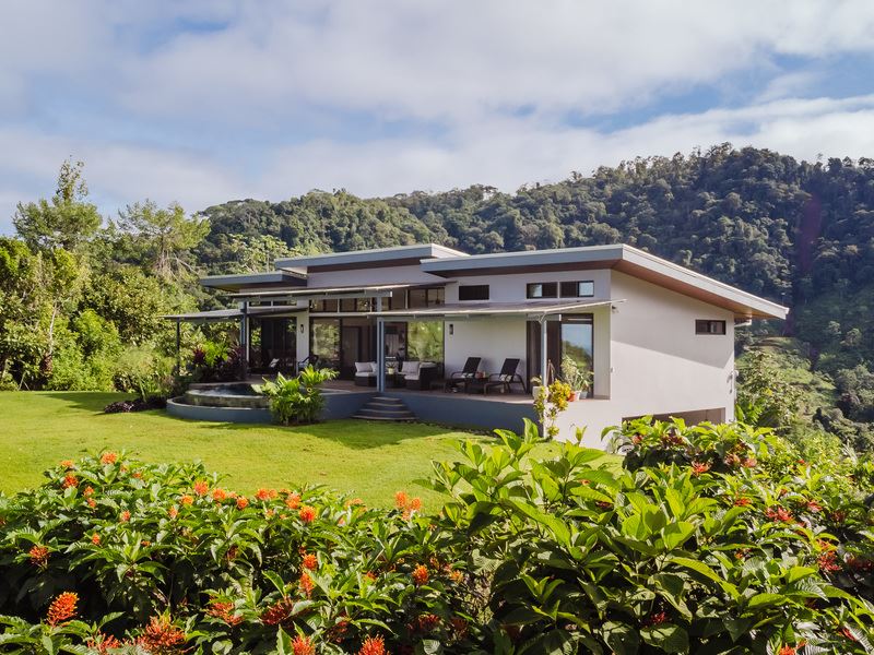 RE/MAX real estate, Costa Rica, Portalon de Quepos, Casa Turi-Uha - Stunning Villa with Panoramic Views of the Ocean and Mountains