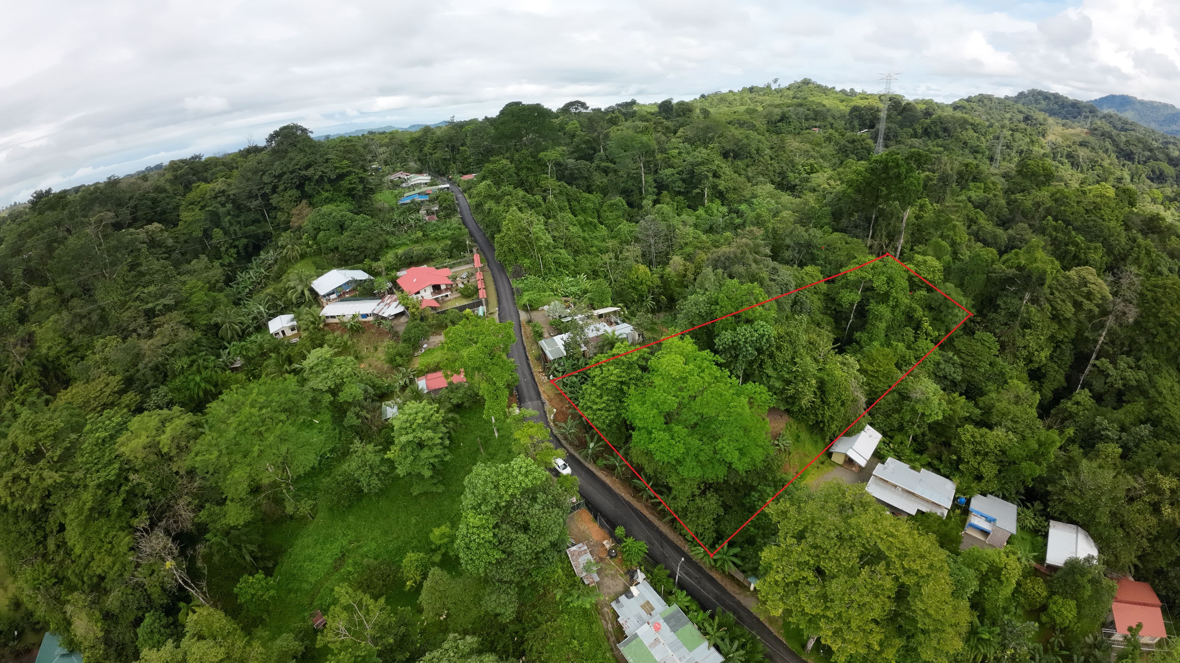 SALE: Vacant Land in Villa Nueva  13,100 sf (Naranjito, Quepos).