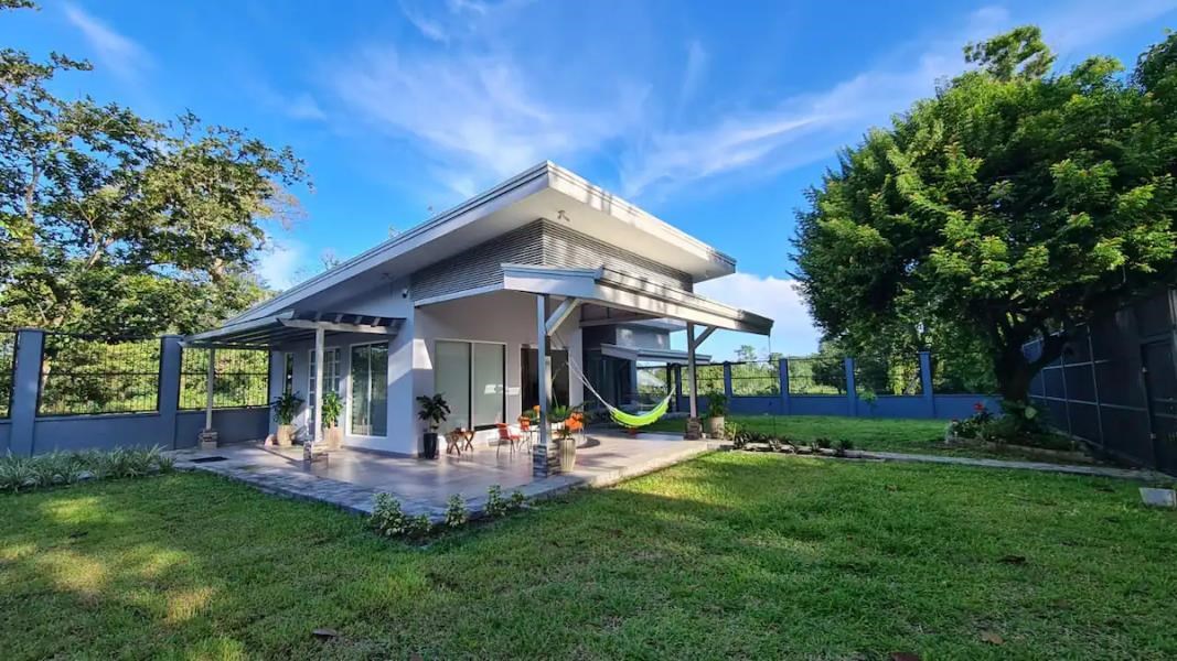 Remax real estate, Costa Rica, Guapiles, Cozy and modern farmhouse near the Rio Blanco in Pococi