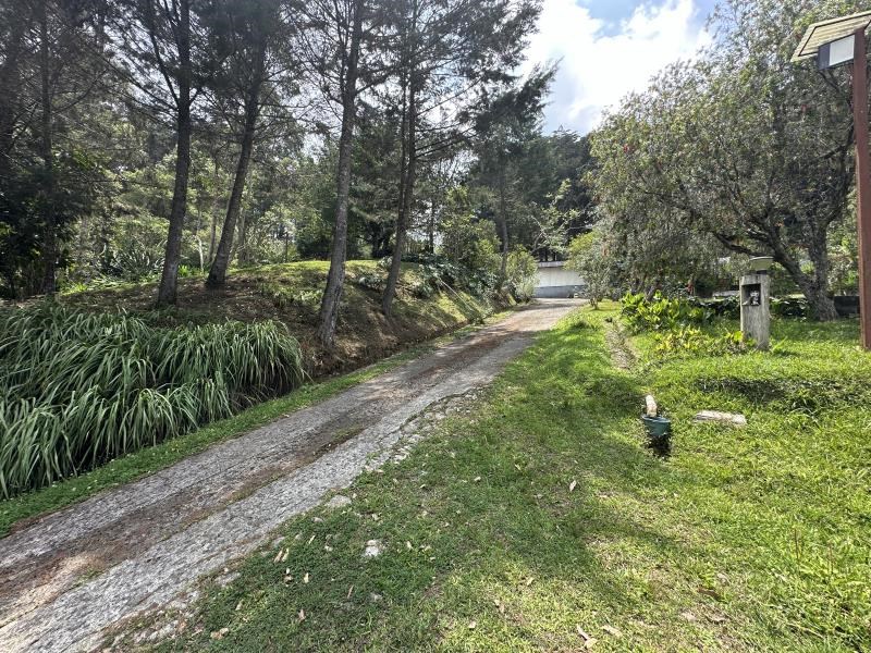 Hillside Haven: Prime Land with Endless Potential in Cartago for Sale