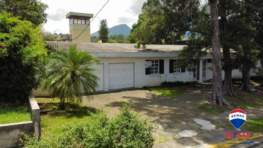 Remax real estate, Costa Rica, Escazu, Property with great commercial potential.