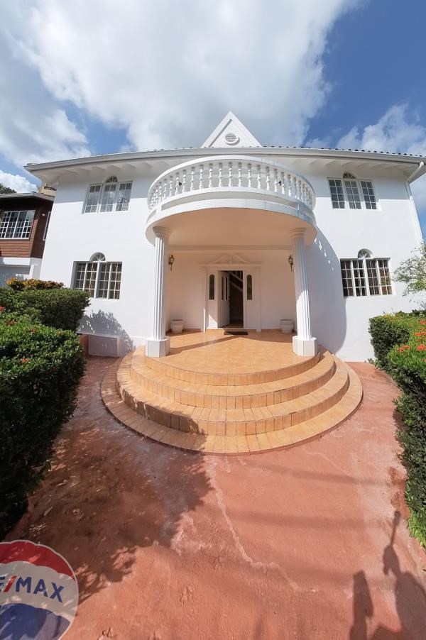 RE/MAX real estate, Saint Lucia, Gros Islet, Rodney Heights - Stunning Investment Home